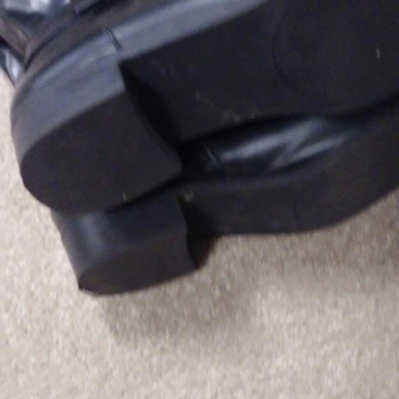 Boots - Picture 4 of 5